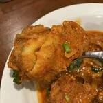 タイ王国料理 クンメー1 - 白身魚カレー浮遊！