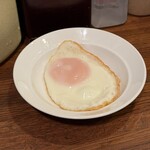 かつれつ四谷たけだ - 目玉焼き¥150