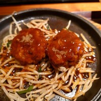 羅豚 はなれ - 霧島黒豚ハンバーグ200グラム