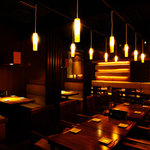 東京豚バザール - 間接照明がオシャレな席！