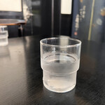 栄華楼 - お冷。