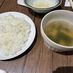 ステーキ&ハンバーグ ISHIHARA - セットのご飯とスープ