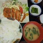 ドライブイン千曲 - 野菜たっぷり、チキンカツ定食
