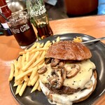 髙橋バーガー - 2025.11マンスリー 〜冬の訪れ〜マッシュルームバーガー