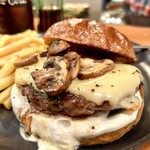 髙橋バーガー - 2025.11マンスリー 〜冬の訪れ〜マッシュルームバーガー