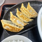 愛と情熱のらーめん屋 皐月亭 - 久しぶりの餃子美味いよ