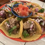 The First Supper - 左から:チリコンカン、ポーク、ビーフ、エビ