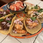 The First Supper - 左から:ビーフ、エビ、白身魚フリッター