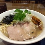 Fishmen - 料理写真:貝と魚のあら炊き中華そば大盛り850円