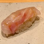 すしやのたい悟 - 愛媛の真鯛昆布〆さんでーす。