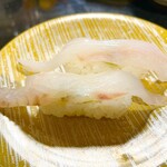回し寿司 活 活美登利 - ヒラメ…弾力と上質な旨みが◎