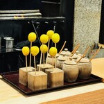 薪鳥新神戸 - フルーツ飴（シャインマスカット）
      燻製キャラメル