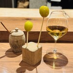 薪鳥新神戸 - 東方美人茶
      フルーツ飴（シャインマスカット）
      燻製キャラメル