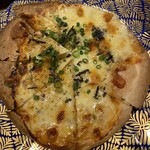 菜肴 はぐれ - 酒盗ピザ(・∀・)ウマシ! 酒に(*´□`*)ｱｳｰ