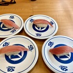 無添くら寿司 - 料理写真:メガ中トロ