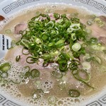 博多ラーメン でぶちゃん 高田馬場本店 - 豚骨ラーメン