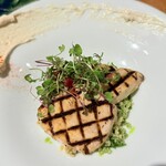 LA PIE - 和歌山勝浦産かじきまぐろ　クスクスのサラダ豆腐のフムス