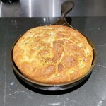 GRAND COMPTOIR - ○自家製フォカッチャ　焼きたて