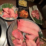 本町肉倶楽部 tongue be - 