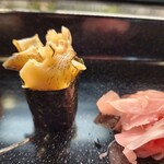 えび寿し - 炙りばい 炙ってもらい ばいが香ばしく 海苔とも相性が良く とても美味しいかった