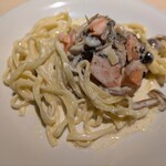 イタリア料理BAMBU - サーモンのクリームパスタ