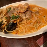スパッカ ナポリ - 魚介とトマトクリームのパスタ