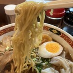 でっかい餃子 曽さんの店 - 