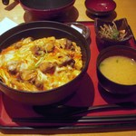 宮崎地鶏炭火焼 車 - ランチの親子丼