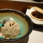 大宮 禅味 はすみ - デザートのそばアイス。奥は最中。