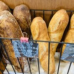 TOAST - 店頭のモルトバゲット&プチバゲット