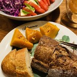 TOAST - 夕飯の食卓に、モルトバゲット、プチバゲットを添えて