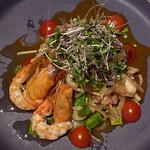 マンゴツリー東京 - 魚介のスパイシーサラダ