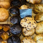 TOAST - 土曜PM2時過ぎの店頭に置かれた品々1