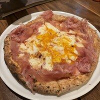 イゾラ スメラルダ - 生ハムと半熟卵の！美味しすぎて横転