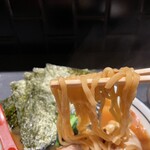 326645441 - 麺がスープによく絡んでいました。