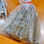 ふく仙 - 売店で買ったさよりの干物