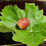 割烹 新多久 - お口直しのぶどう