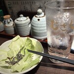 むさし - お通しのキャベツはおかわり自由