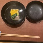 和の食 いがらし - 海老芋しんじょ、菊とほうれん草