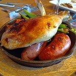 All Day Dining Karuizawa Grill - 鸡肉下面是香肠