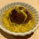 銀座 しのはら - 澁皮つきの栗は一度揚げています