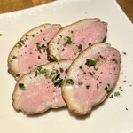 ビストロ  TOMO - 鴨胸肉の自家燻製