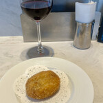 赤白 ブラッスリー - 本日オススメのコロッケ！サツマイモ？ってくらいお芋が甘かった！