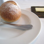 ル・ヴァンキャトル - パンとバター