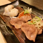 にぎり長次郎 - ✨つぶ貝・牛たん旨辛コチュジャン（にぎり寿司）✨