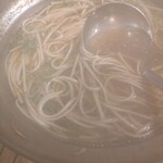 しゃぶしゃぶ もり島 - 〆は細めのおうどんを！稲庭うどんっぽい感じかなぁ