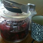 汐風 - 食べ放題の梅干しです。