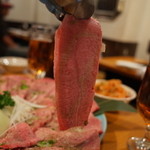 炭焼 金竜山 - これが金竜山のタン 普通のタンと切る方向が違います 2014.11.1x