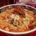 こだわりの麺屋　六本木らーめん - 味噌担々めん 780円。