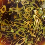 麺屋 寛 - 醤油だれ　接写